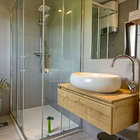 Villa Irma Comfortable Golaš